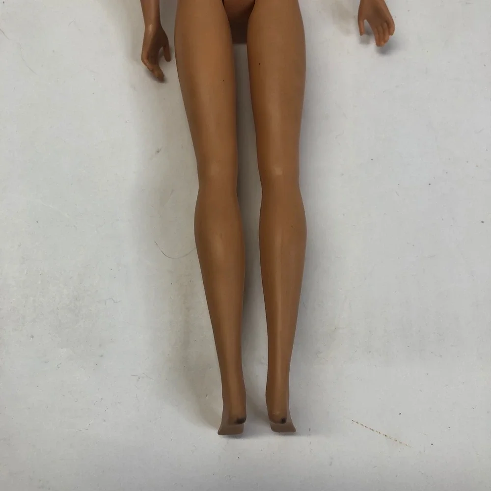 Vintage 1987 Hasbro Barbie Doll Blonde Hair‎ Blue Eyes Collectible Toy